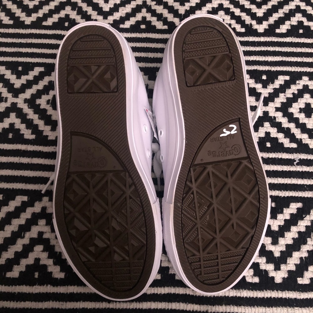 White Leather Monochrome Converse - Picture 3 of 5